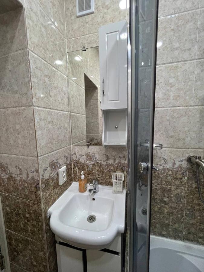 Downtown Homestay Bishkek Ngoại thất bức ảnh