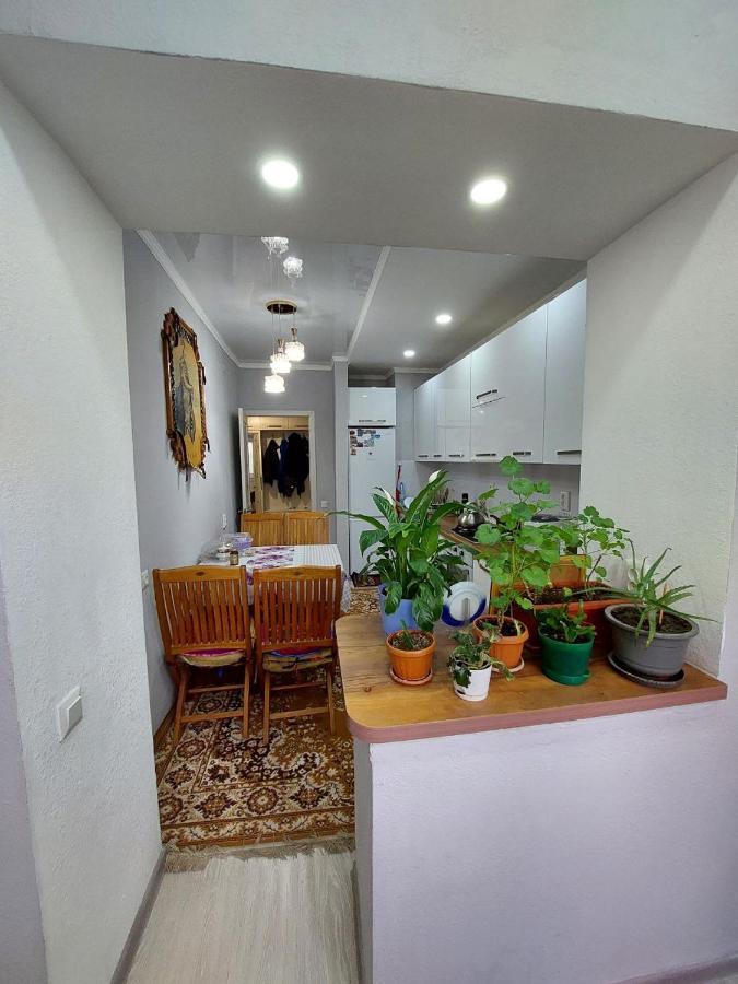 Downtown Homestay Bishkek Ngoại thất bức ảnh
