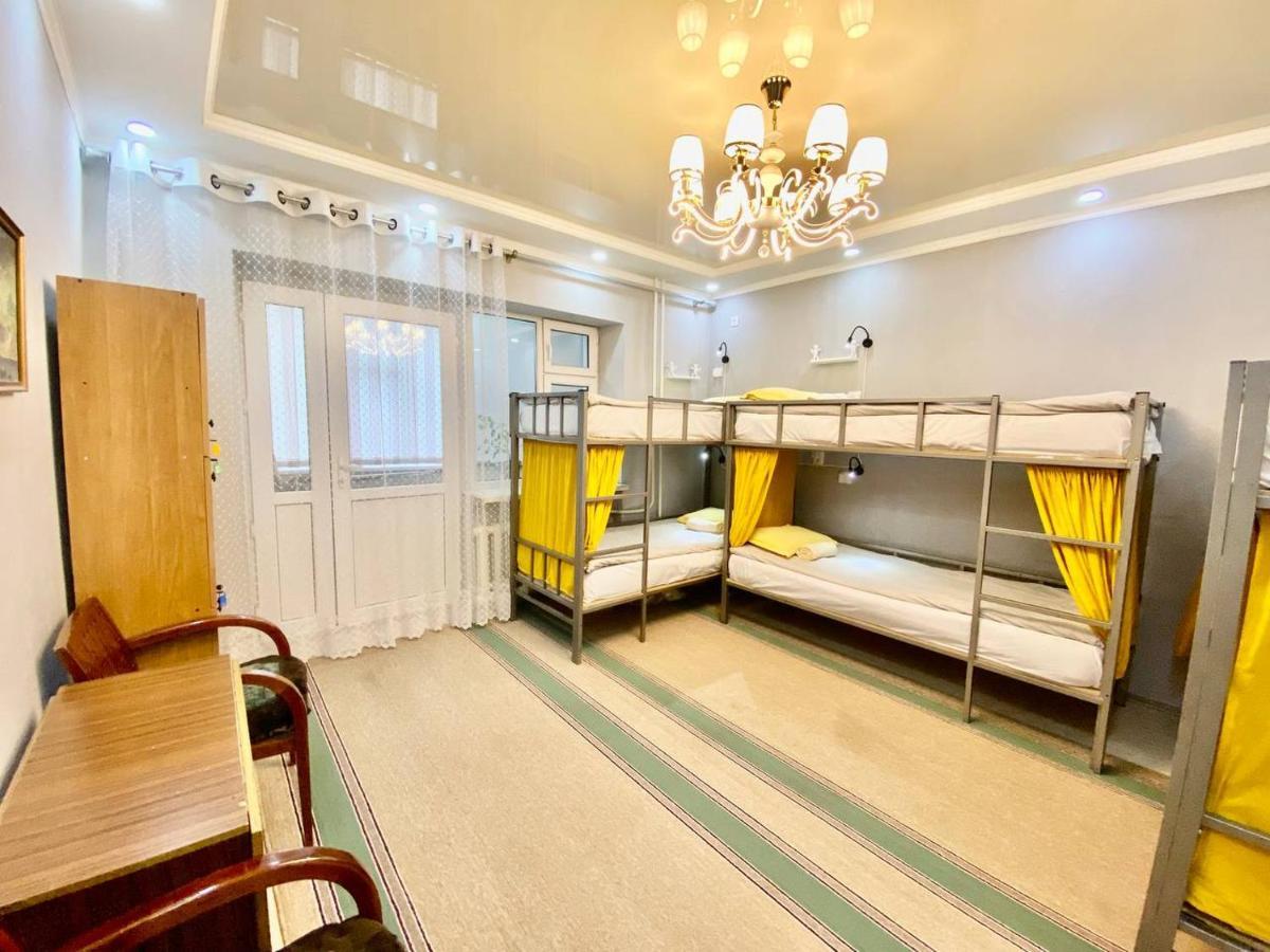 Downtown Homestay Bishkek Ngoại thất bức ảnh