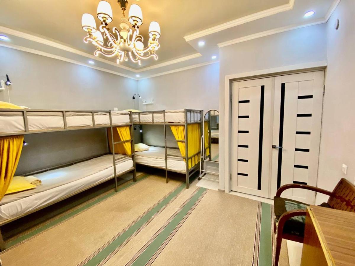 Downtown Homestay Bishkek Ngoại thất bức ảnh